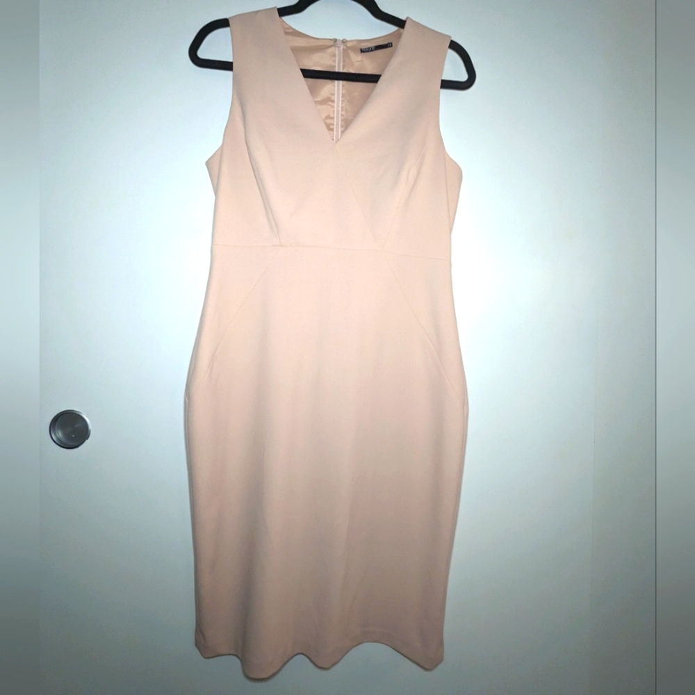 Tokito peach midi dress size US8